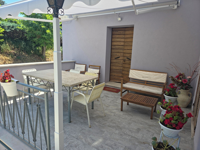 Outdoor dining 3, Casa Vacanze Merion, Ancona