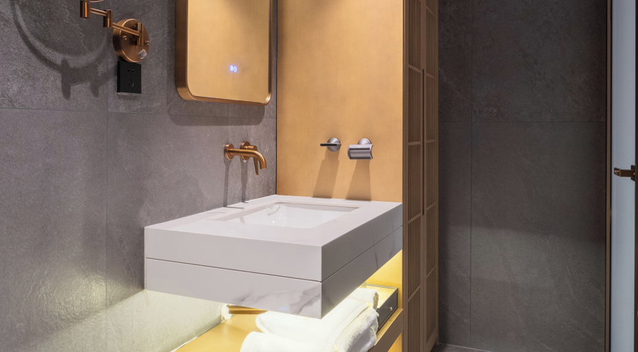 Bathroom 3, Xin Xiang Ya Yuan Hotel Forbidden City, Beijing