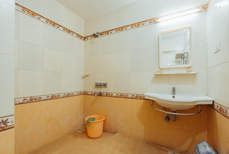 Bathroom 3, Hotel Shiva Grand, Coimbatore