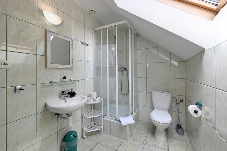 Bathroom 3, Apartamenty i Pokoje w centrum Karpacza, Jelenia Góra