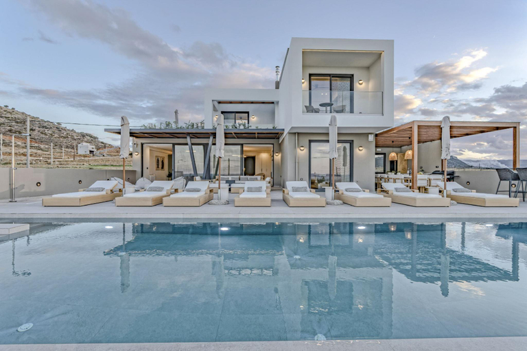 2, Villa Luxury Heaven - With Heated Pool, Crete