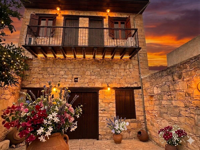 Primary image, Daphne Cottage - A charming cottage in Vasa Village
