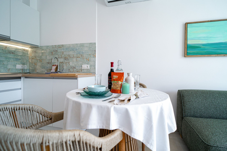 In-room dining, Capistrano Village Deluxe Garden, Málaga