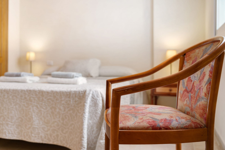 Room 2, Charming 2-Bedroom Apartment in Playa San Juan, Spain, Santa Cruz de Tenerife