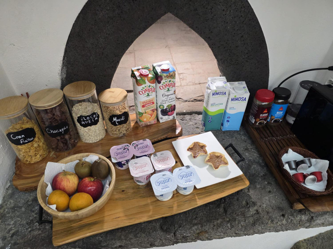 Food & Drinks 4, Boa Nova Hostel, Santa Cruz da Graciosa