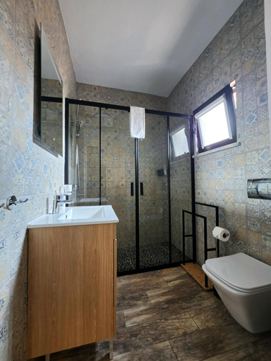 Bathroom 3, Familia Sequeira, Silves