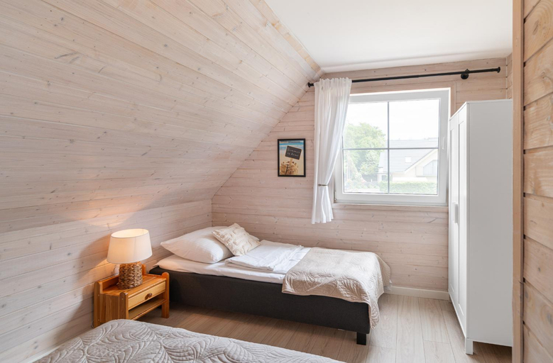 Bedroom 2, Babki z Piasku, Kamień