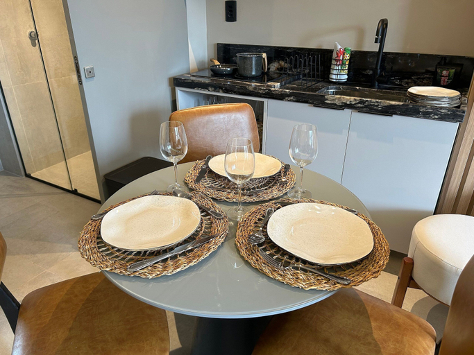 Dining 5, Bela Hospedagem - Luxo 359 Hit Cb Branco, João Pessoa