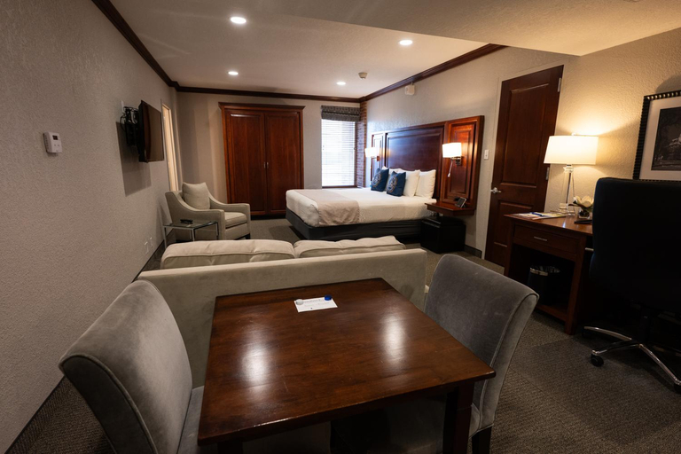 Bedroom 2, Hillsdale College Dow Hotel and Conference Center, Hillsdale