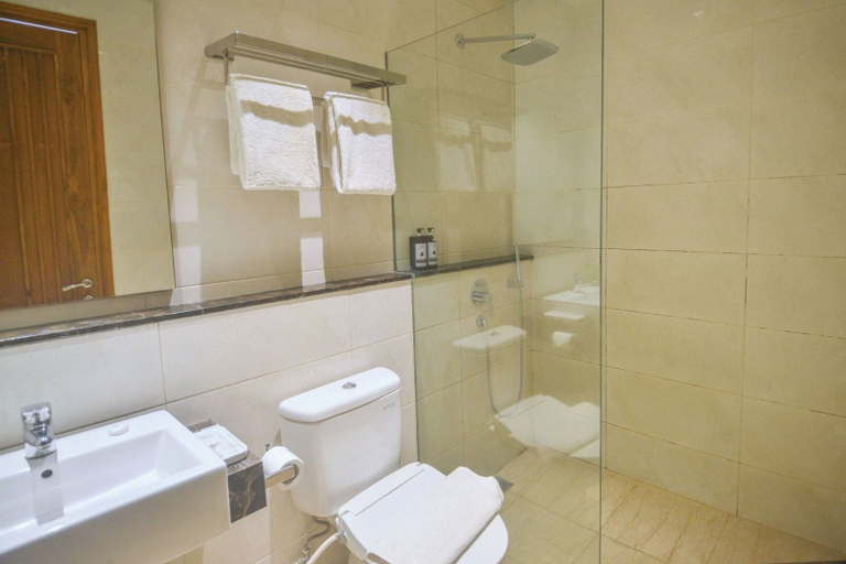 Bathroom 5, Sany Rosa Hotel, Bandung