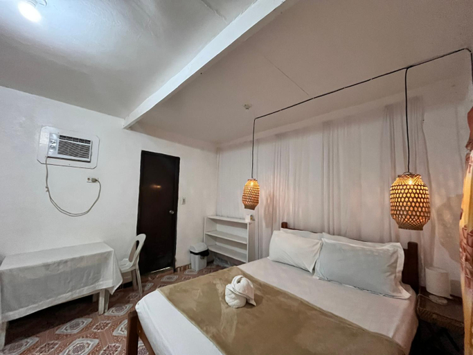 Bedroom 5, Casa de Viajeros (1st floor, spacious aircon room , General Luna