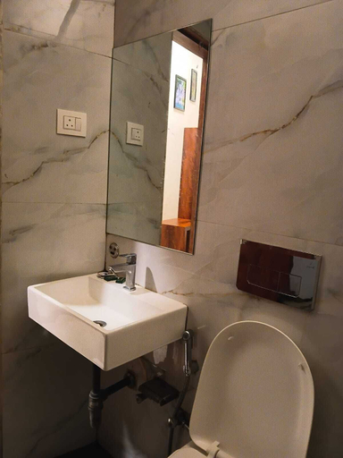 Bathroom 3, Transit Pride Hotel T2 Mumbai Airport, Mumbai Suburban