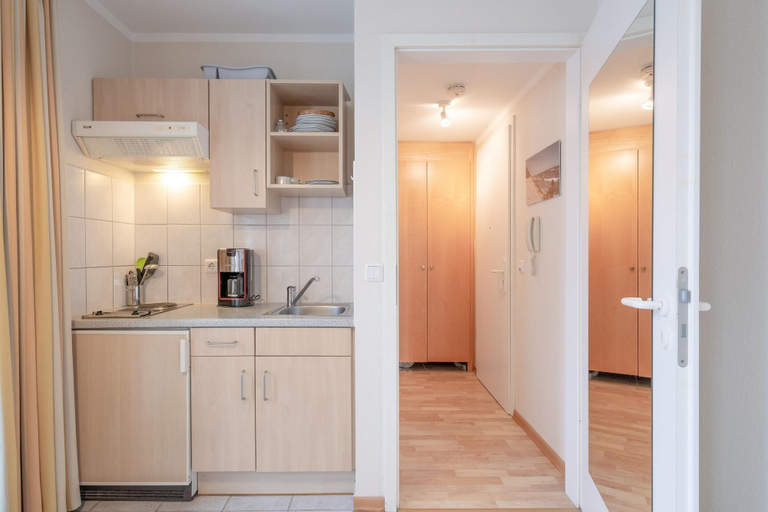 Private kitchen 2, Charmante Ferienwohnung im Seepark Sellin mit Ahoi-rabatt, Vorpommern-Rügen