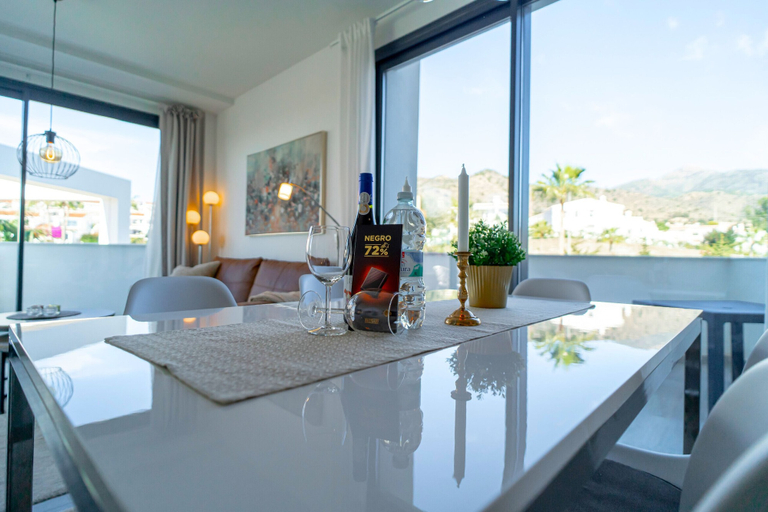 In-room dining 4, Royal Palm Luxe by Casasol, Málaga