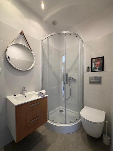 Bathroom, Koliber, Puck