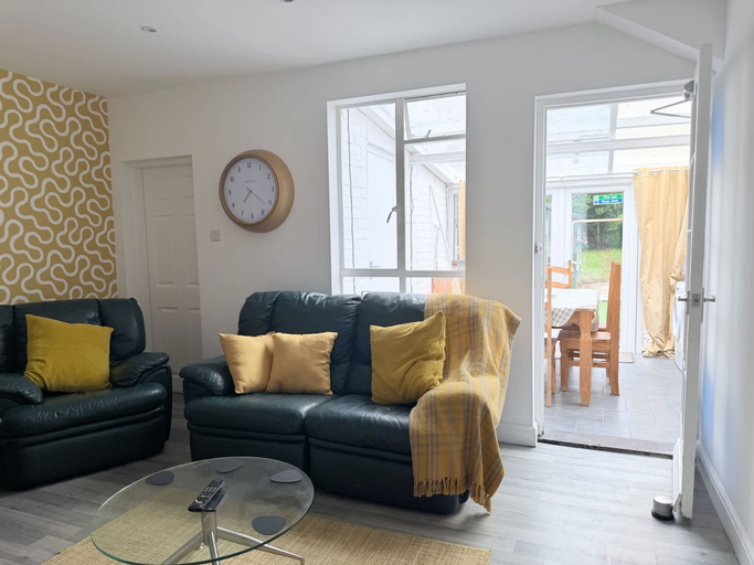 Room 5, Onyx 4BR Home Near Computing History Museum, Cambridgeshire