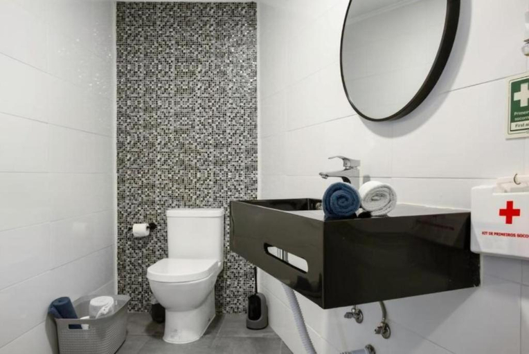 Bathroom 3, Casa dos avos, São Vicente
