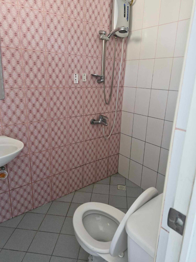 Bathroom, Buenas Pension House, Puerto Princesa City