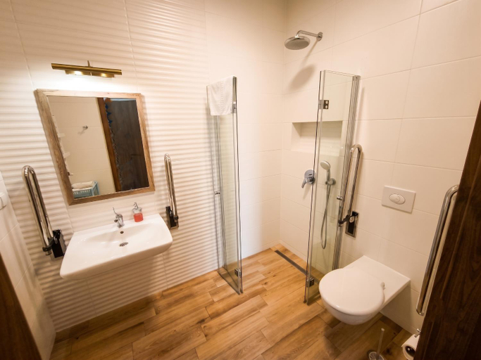 Bathroom 2, Villa Continental, Gryfice