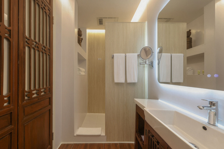 Bathroom 4, Jingshan Garden Hotel, Beijing