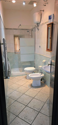 Bathroom 3, Casa Tua ai Fori Imperiali, Rome