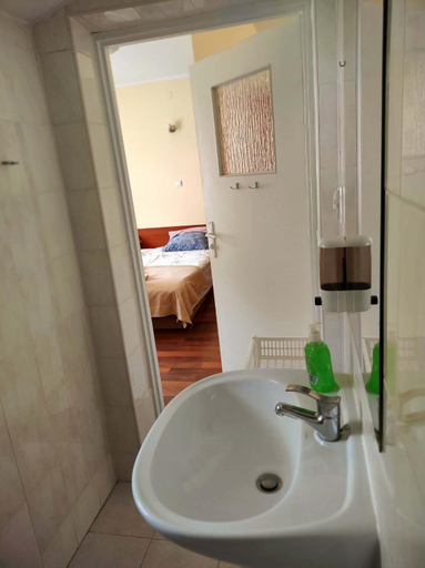 Bathroom 3, Hostel Promyk, Krosno