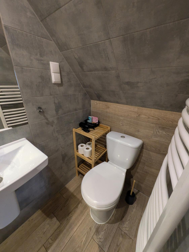 Bathroom 2, Dom na Klonowym Wzgorzu, Kłodzko