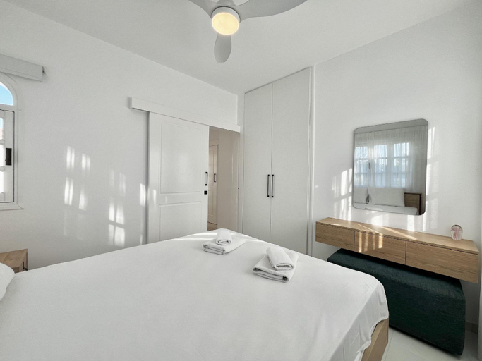 5, PRO - STAY Cavo Bay Villa