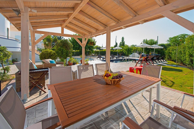 5, Giovanni · Villa Giovanni, South Aegean