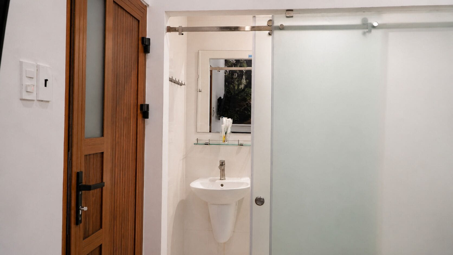 Bathroom 5, Beauty House, District 1