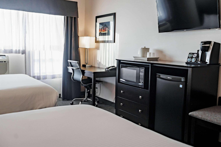 Bedroom 3, Park Inn by Radisson Edmonton Airport, Division No. 11