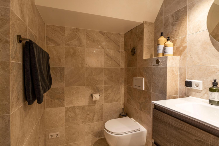 Bathroom 3, Townhouse 't Raap, Amsterdam
