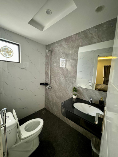 Bathroom 2, Dazzy Dream Guest Houses, Islamabad