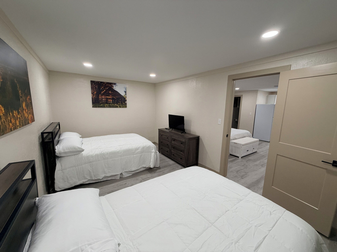 Room 5, Alpine Adventures Inn, Apache