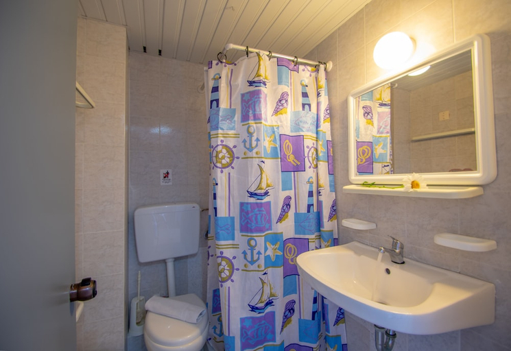 Bathroom 3, Agoulos Inn, Ionian Islands