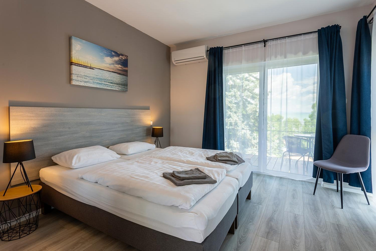 Bedroom 3, Holiday Hotel Siofok, Siófok
