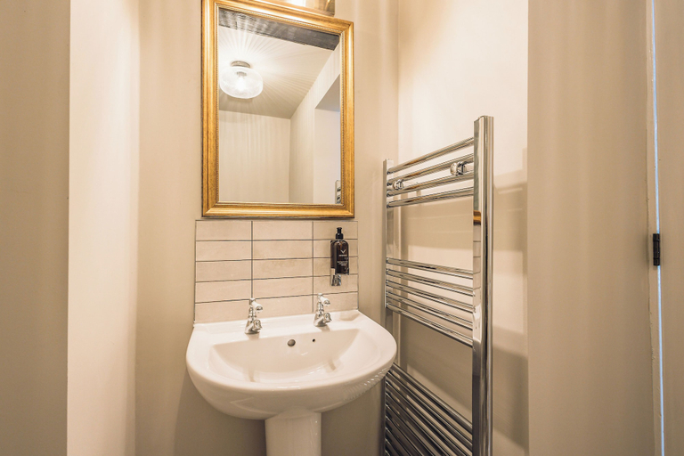 Bathroom 3, The George and Dragon Hotel, North Yorkshire