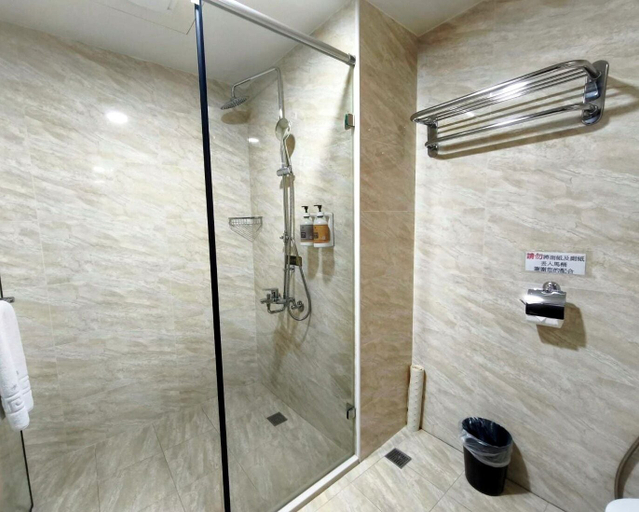 Bathroom 4, Crystal Hotel, Nantou