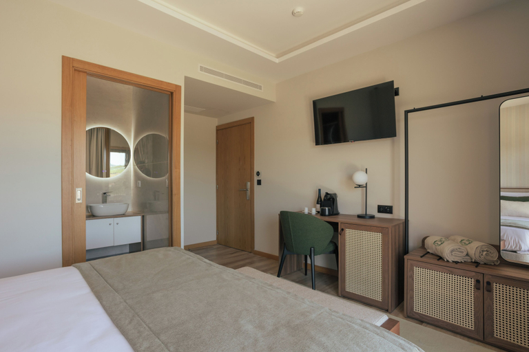 Room 3, Quinta do Roso - Douro Wine Estate - by FERO, Lamego
