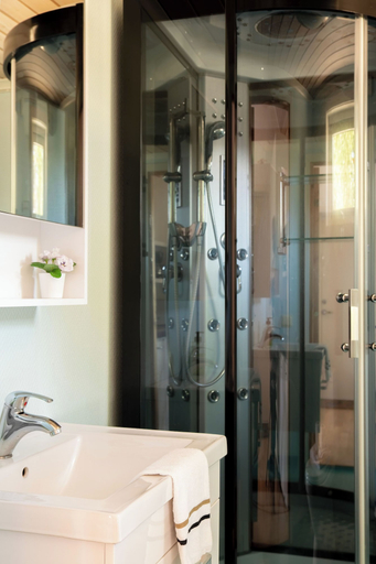Bathroom 4, The Visitor Stugby, Mellerud