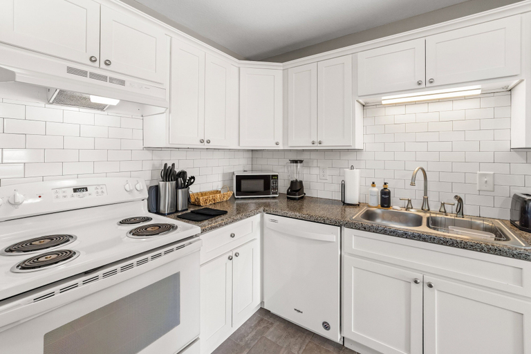 Private kitchen 4, The Family Float at Autumn Ridge, Montgomery