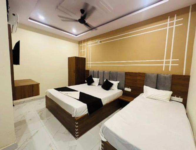 Room 4, Madhav Dham Vrindavan, Mathura