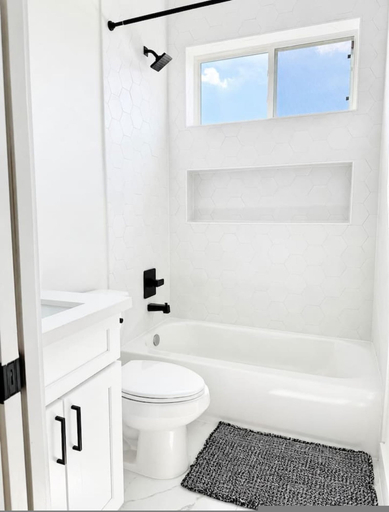 Room 2, Modern 3BR Near UH Downtown Stadiums, Houston