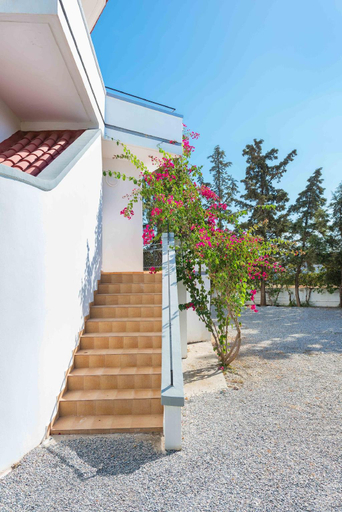 4, Giovanni · Villa Giovanni, South Aegean