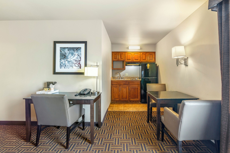 Private kitchen, Legend Hotel Minot, Ward