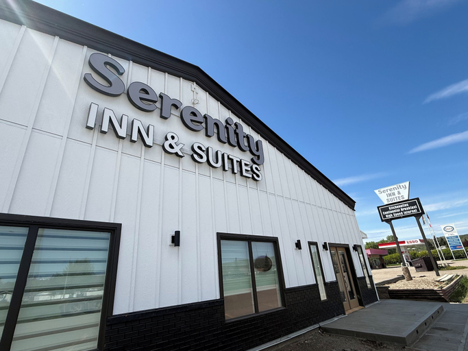 Exterior detail, SERENITY INN AND SUITES, Peace River