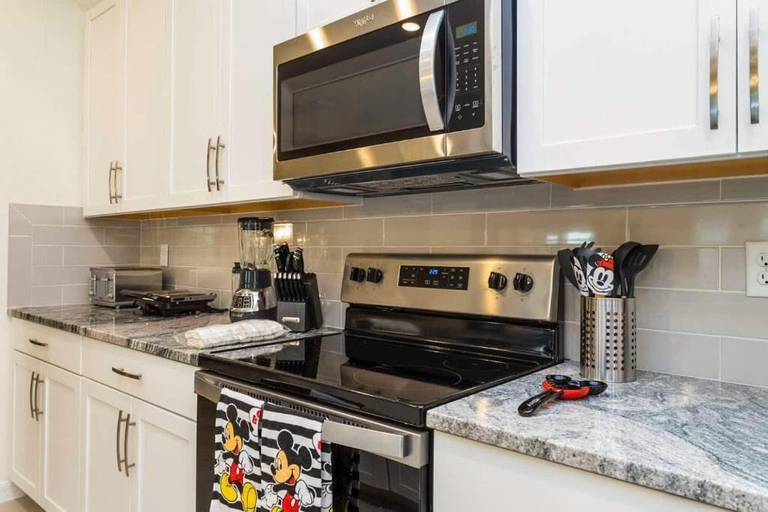 Private kitchen 3, Modern 9BR Family Villa Disney Pool, Osceola
