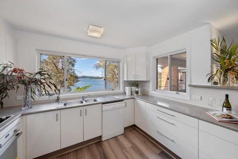 Private kitchen 3, 10 Horsfield Road, Gosford - West