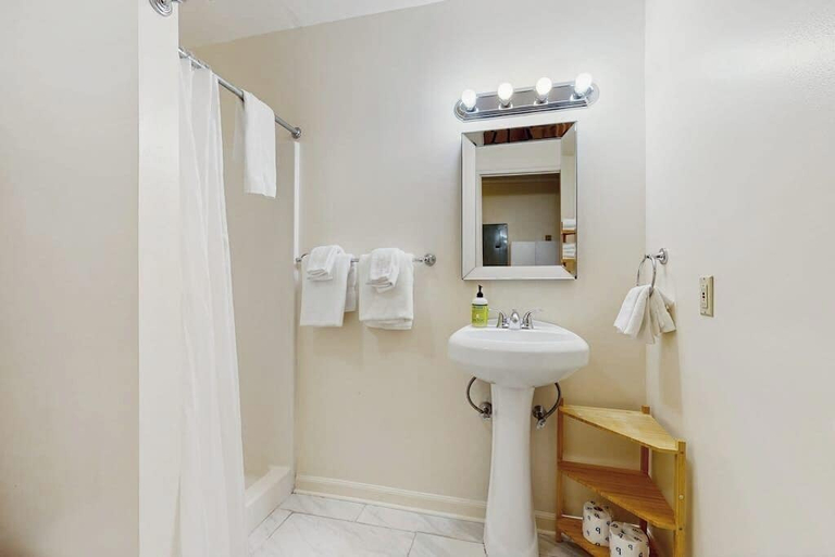 Bathroom 3, Summertime, Hancock