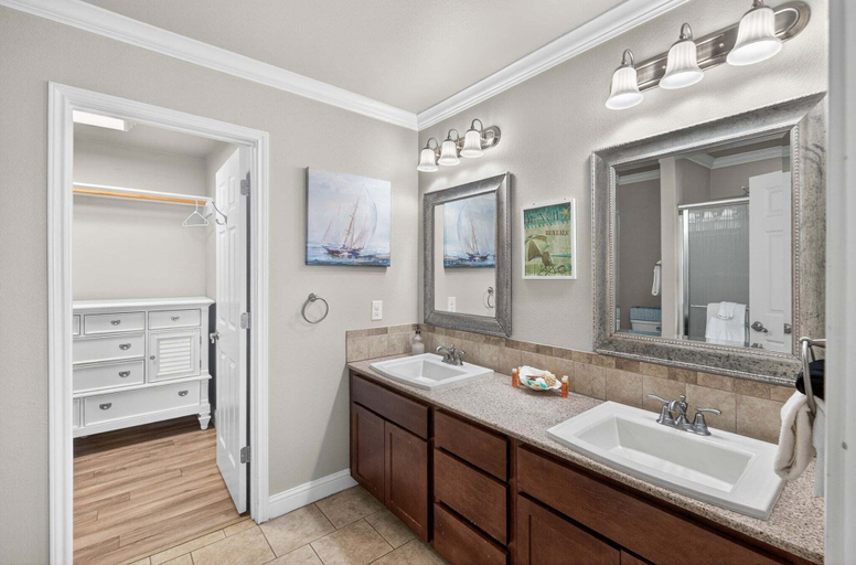 Bathroom 4, Your 4 Bedroom Coastal Escape! Ocean Views and Pet Friendly!, Nueces